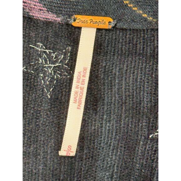 Free People Charcoal Gray Plaid Embellished w/ Sequin Stars Shirts Sz Small - Picture 6 of 7